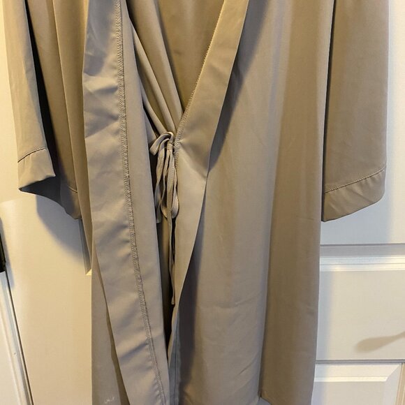 Birdy Grey Robe - Picture 3 of 8